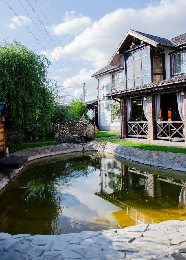 Relax Complex Hotel Boryspilʼ Dış mekan fotoğraf
