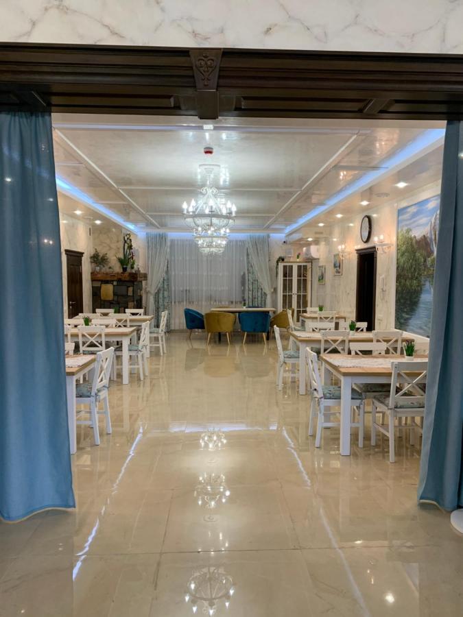 Relax Complex Hotel Boryspilʼ Dış mekan fotoğraf